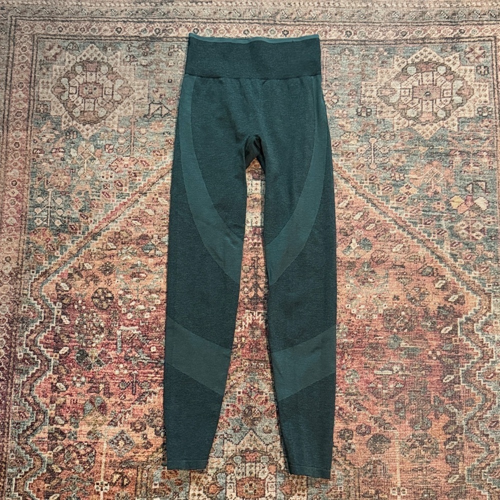 Victoria's Secret PINK Like New Seamless Leggings in Green Size XS - Picture 3 of 5